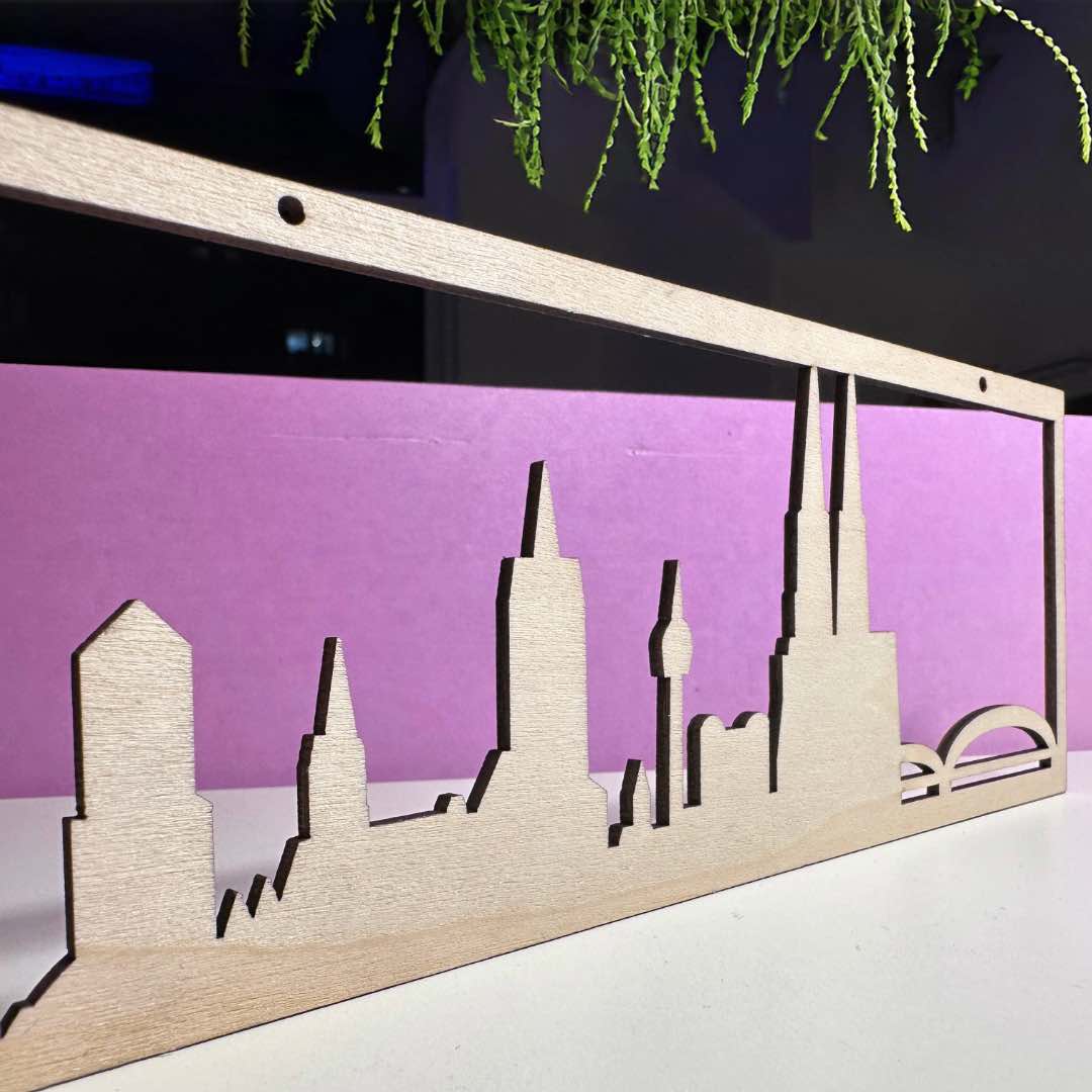 Köln-Skyline aus Holz