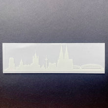 Lade das Bild in den Galerie-Viewer, Autoaufkleber Köln-Skyline weiss
