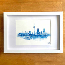 Lade das Bild in den Galerie-Viewer, Köln-Kunstdruck „Skyline“ blau im Holzrahmen 20x30cm
