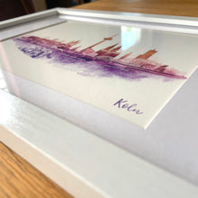 Lade das Bild in den Galerie-Viewer, Köln-Kunstdruck „Skyline“ lila im Holzrahmen 20x30cm
