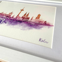 Lade das Bild in den Galerie-Viewer, Köln-Kunstdruck „Skyline“ lila im Holzrahmen 20x30cm
